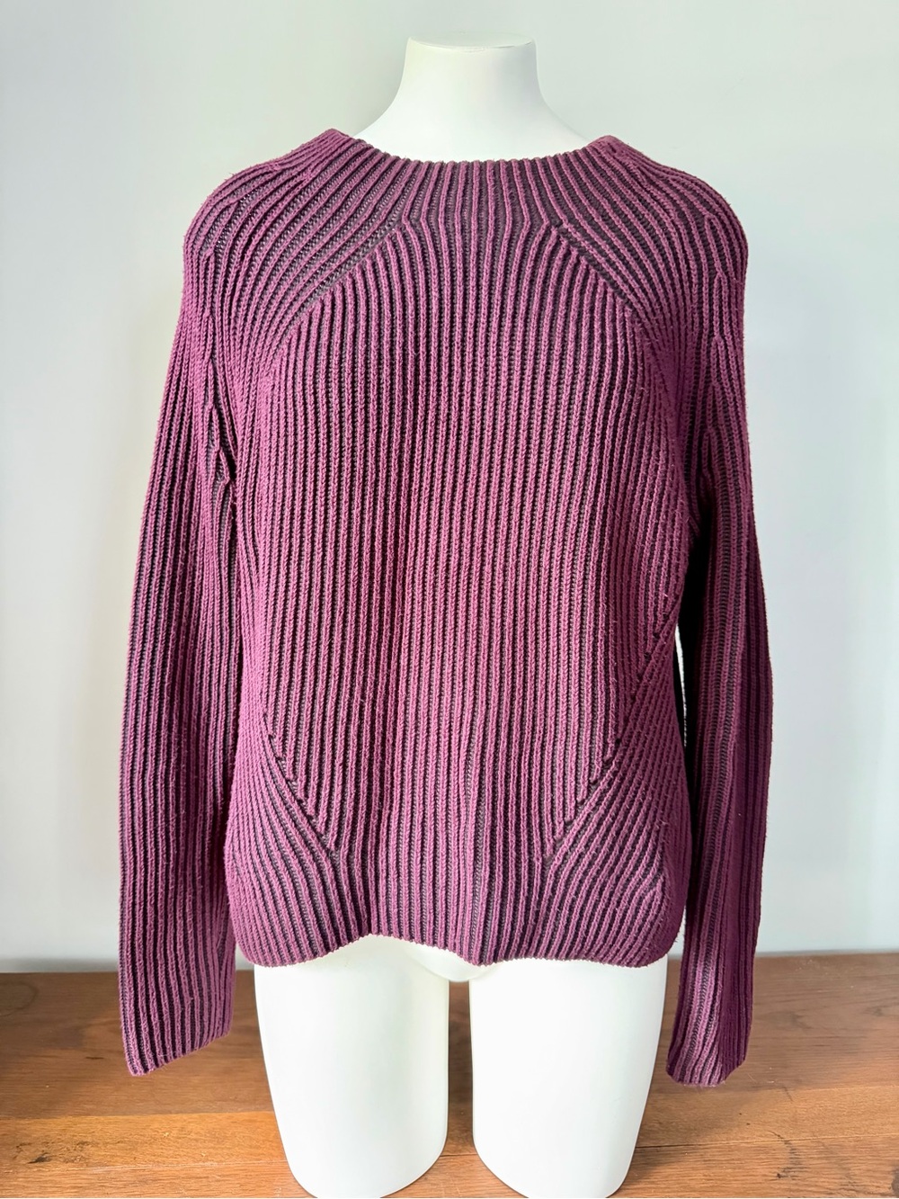 Womens Ribbed Crewneck Sweater - Burgandy Wine